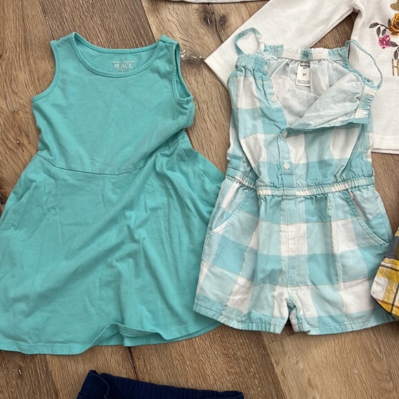 3T Girl Clothing Bundle - Picture 3 of 6